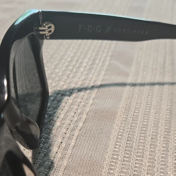 Von Zipper Classic Black Sunglasses - Picture 2 of 8